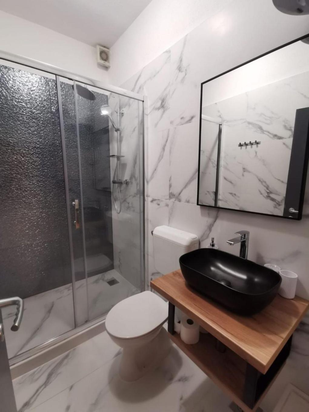 Apartments Domagoj - On The Beach Lukovo Sugarje Ngoại thất bức ảnh
